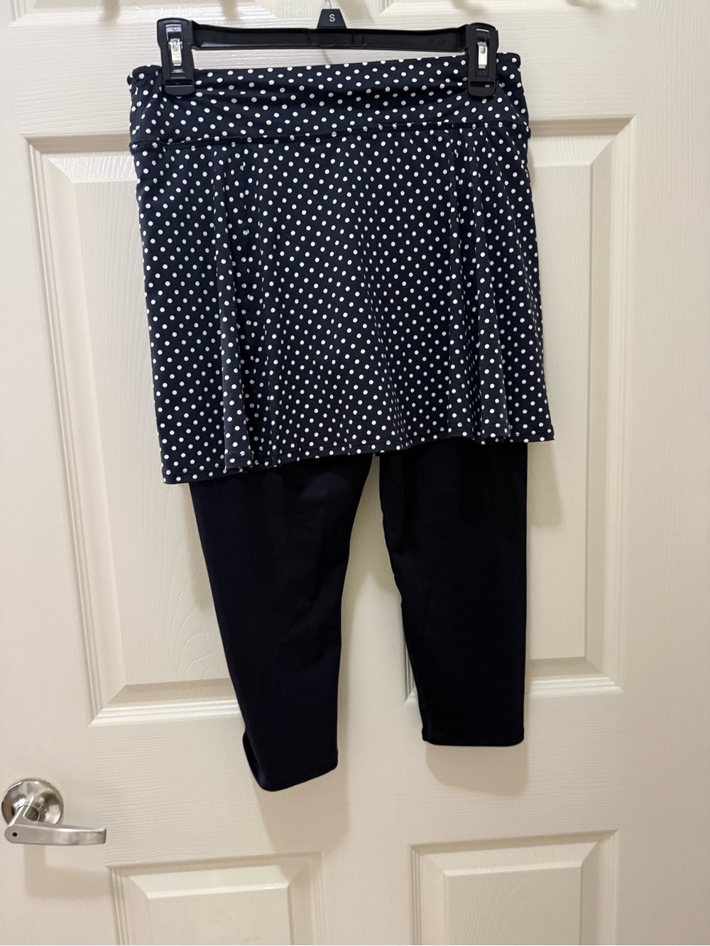 Dona Jo Black Polka Dot Skirted Capris - Women - Picture 2 of 3